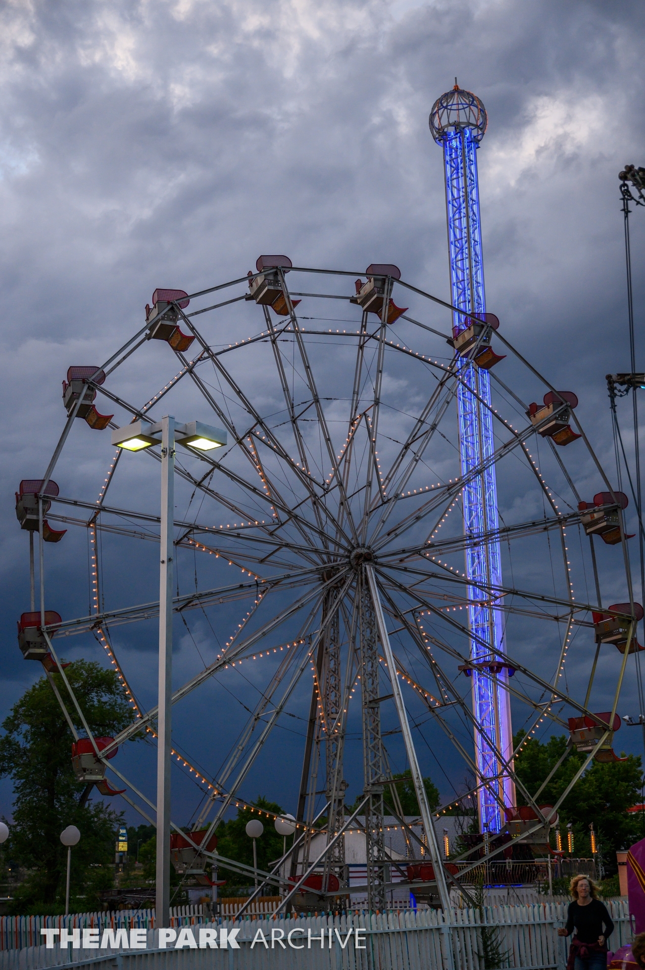 Ferris Wheel at Lakeside Amusement Park | Theme Park Archive