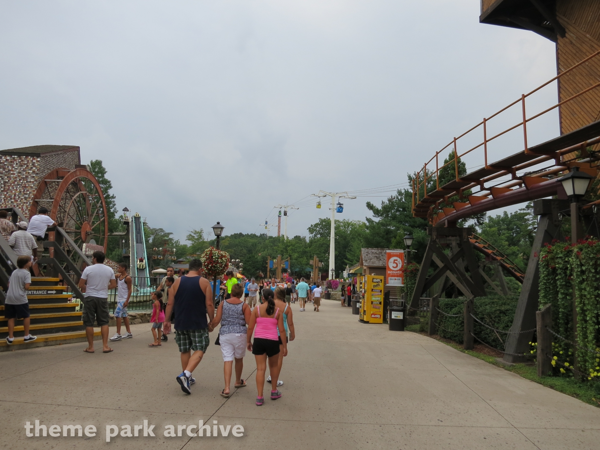 saw mill log flume ride at six flags great adventure