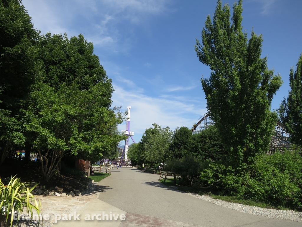 SpinCycle at Silverwood Theme Park and Boulder Beach Waterpark