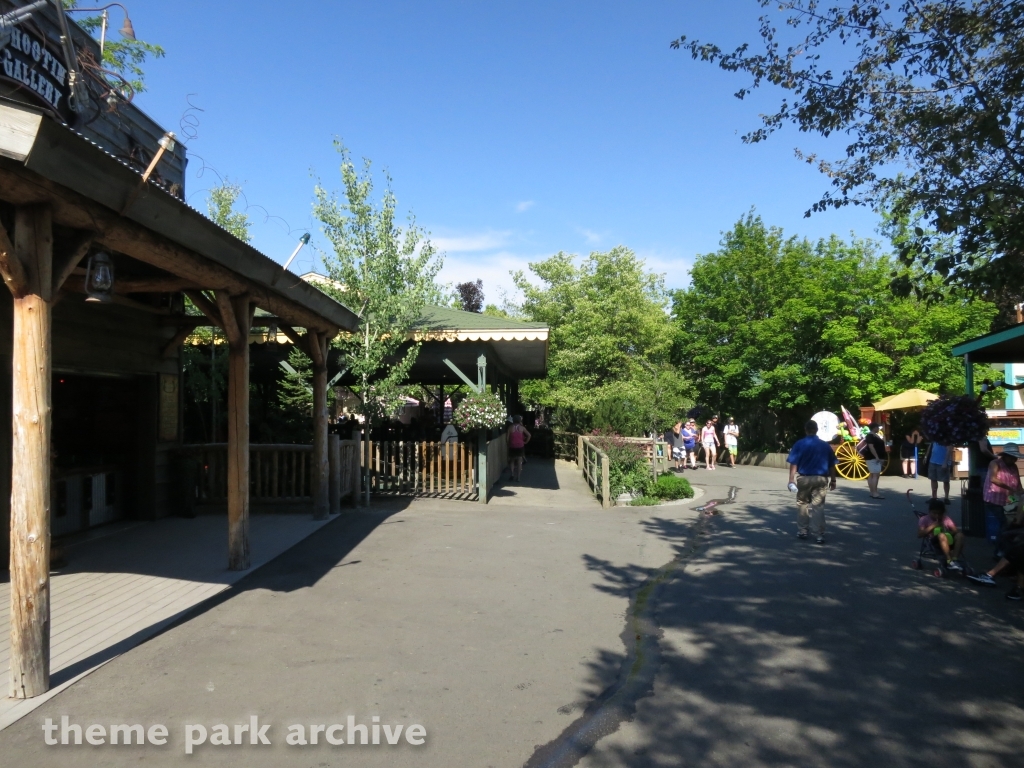 Country Carnival at Silverwood Theme Park and Boulder Beach Waterpark