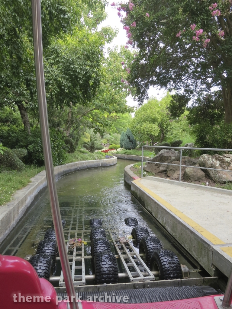 Rainbow Garden Round Boat Ride at Gilroy Gardens