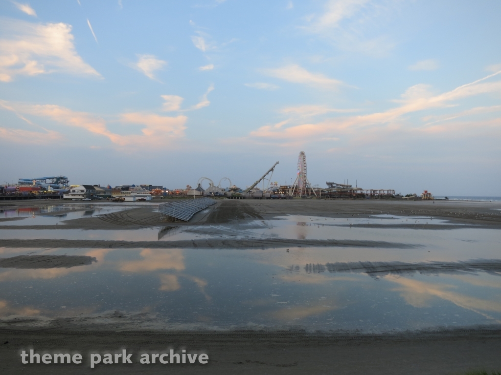 Mariner's Landing Pier at Morey's Piers