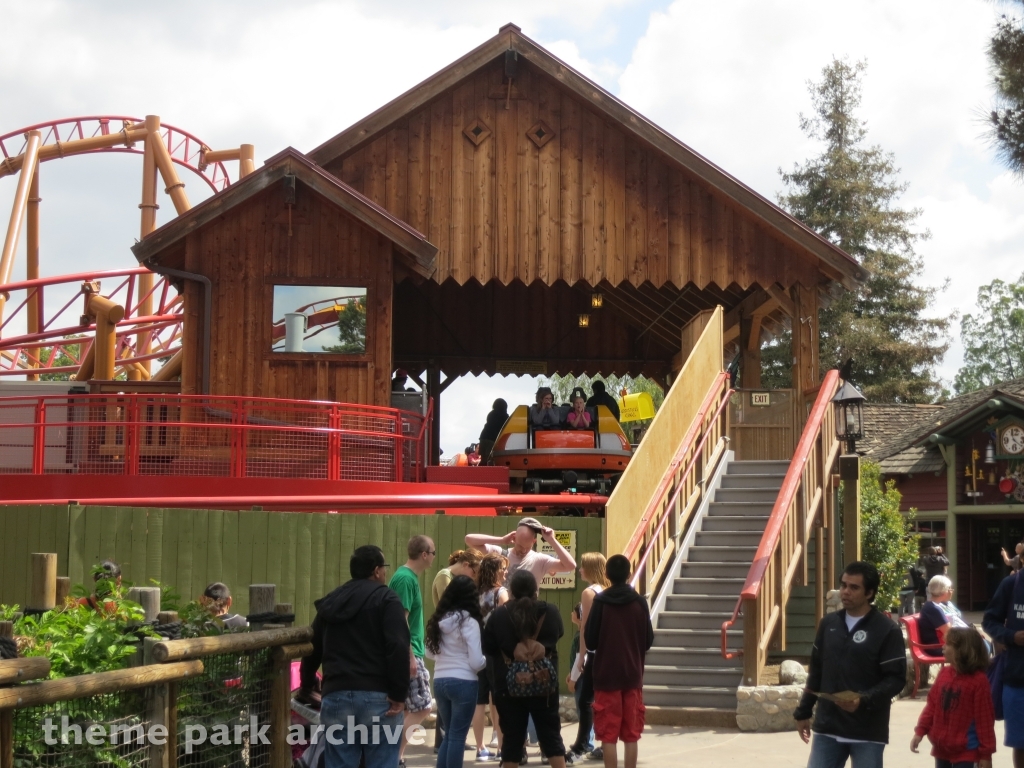 Sierra Sidewinder at Knott's Berry Farm