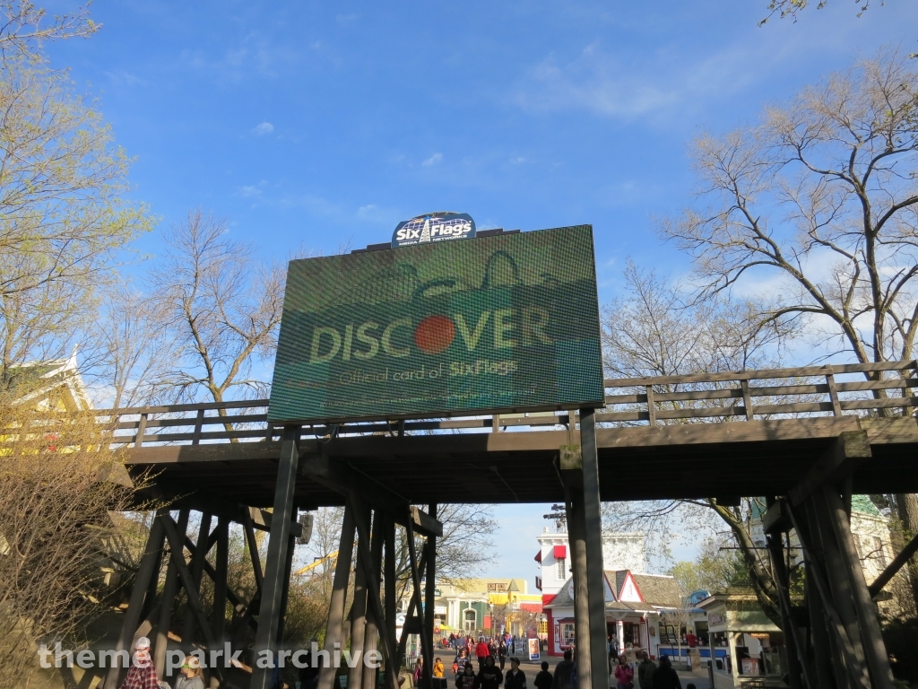 Carousel Plaza at Six Flags Great America