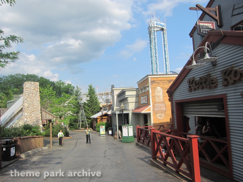 Crackaxle Canyon at Six Flags New England