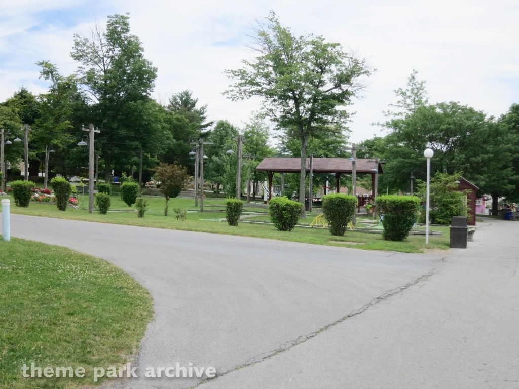 Traintown Miniature Golf at Lakemont Park