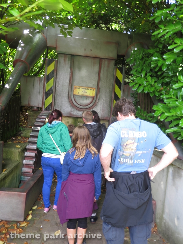 Raptor Attack at Lightwater Valley