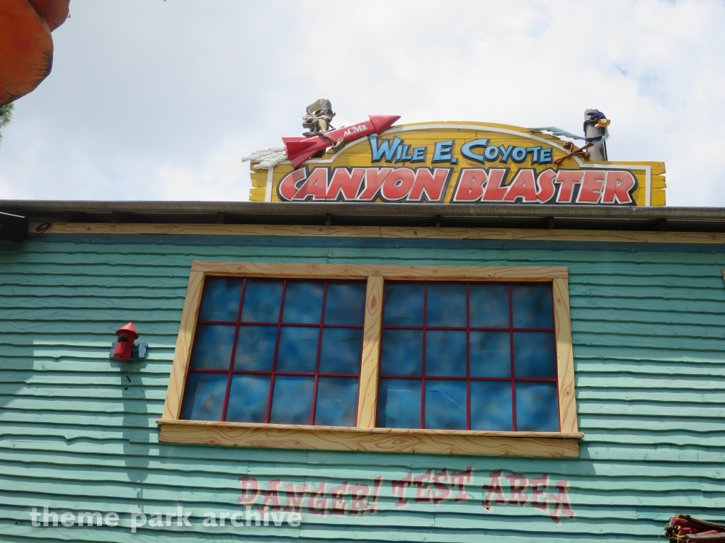 Wile E. Coyote Canyon Blaster at Six Flags Over Georgia