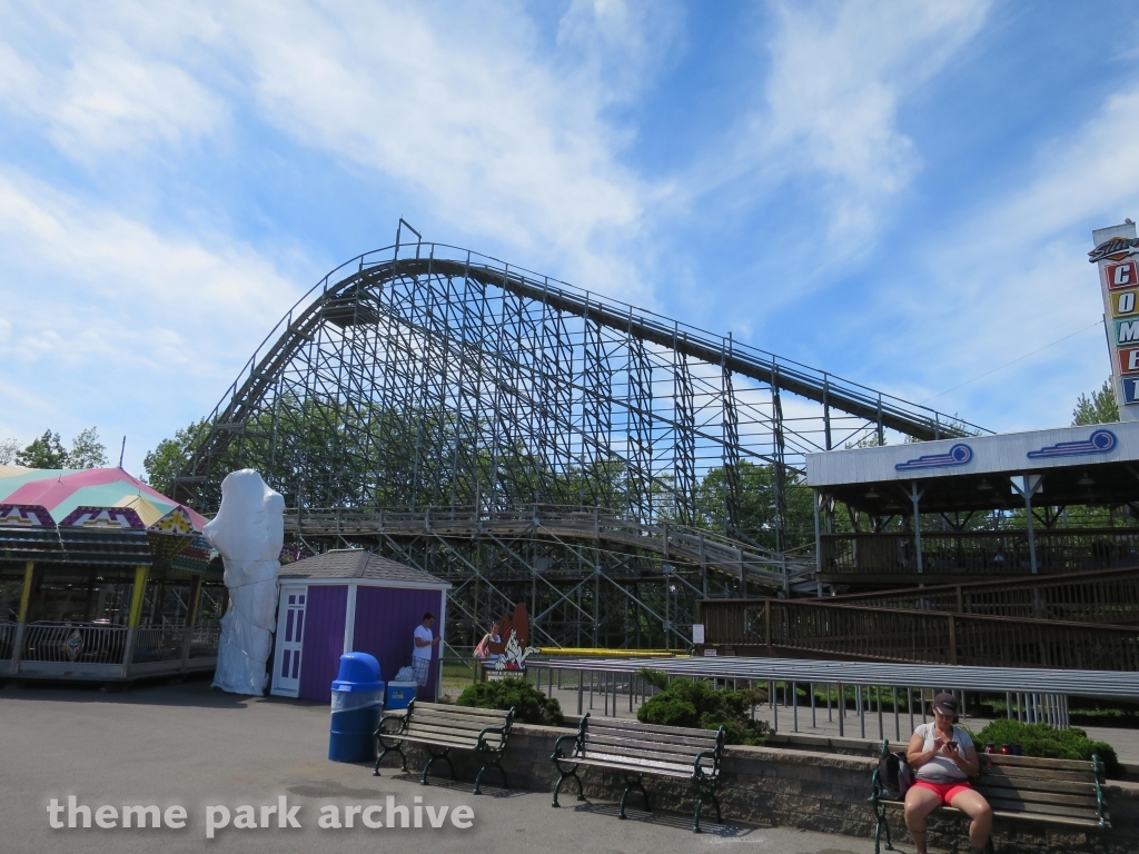 Silver Comet at Niagara Amusement Park and Splash World Theme