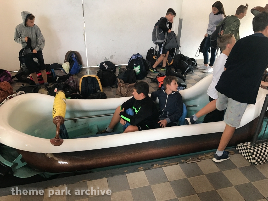 Badewannen Fahrt zum Jungbrunnen at Erlebnispark Tripsdrill