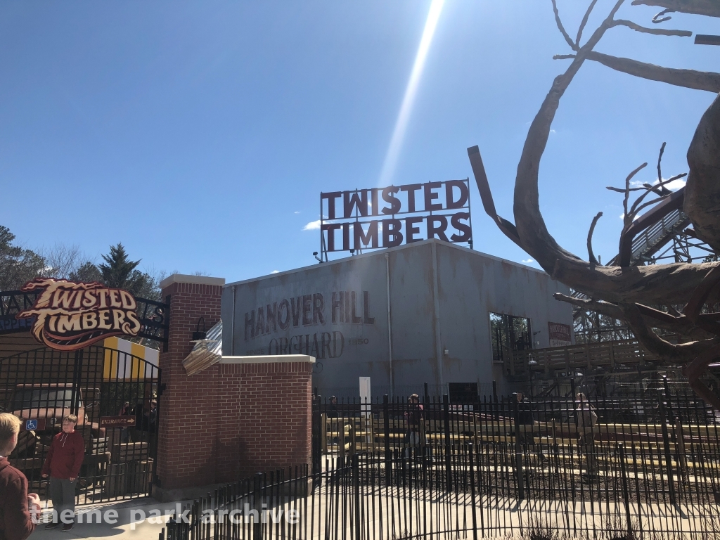 Twisted Timbers at Kings Dominion