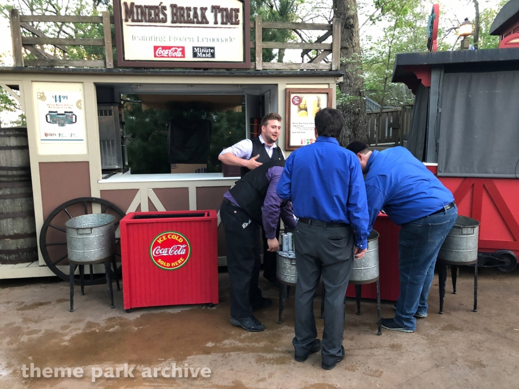 Valley Road at Silver Dollar City