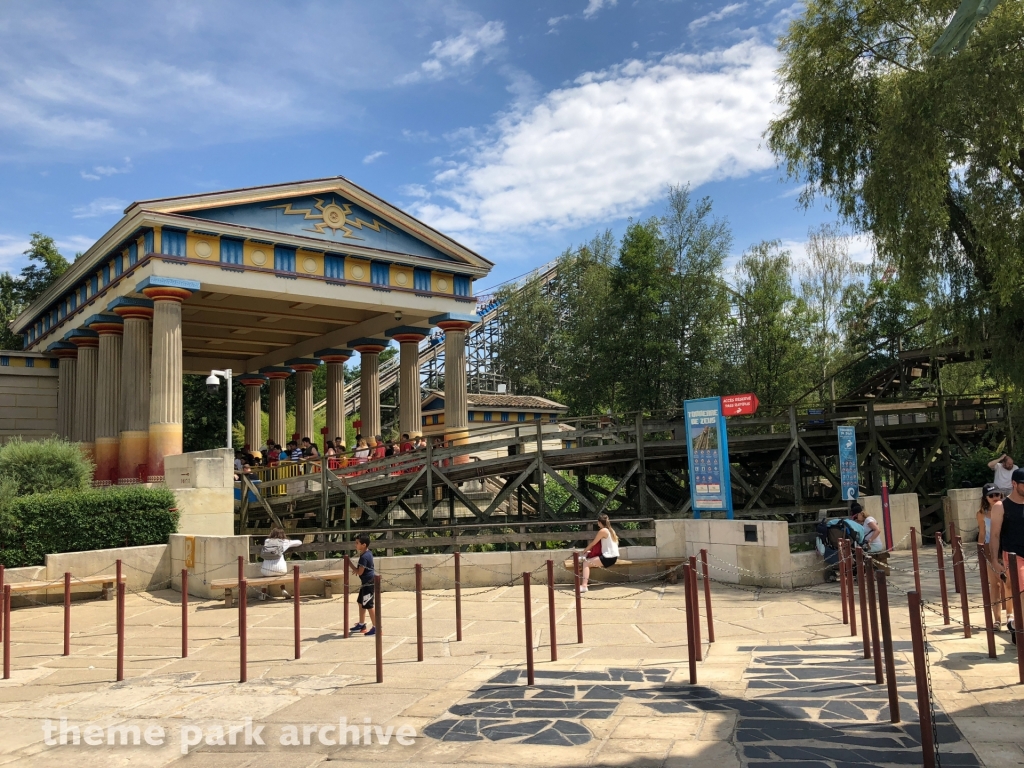 Tonnerre De Zeus at Parc Asterix