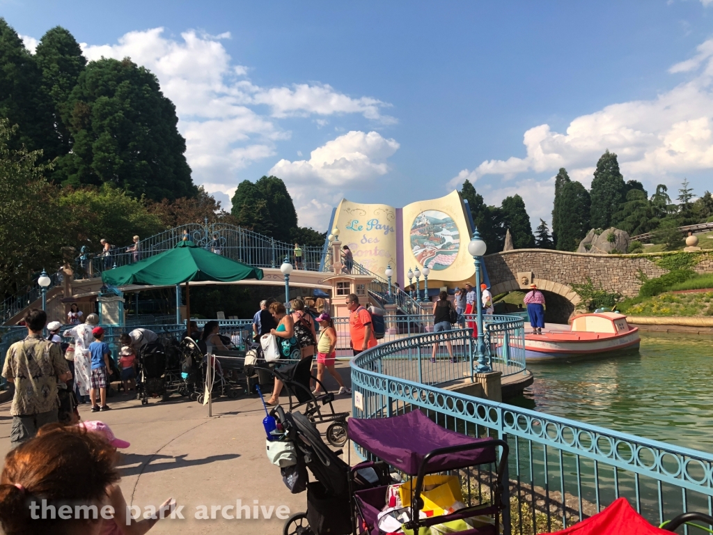 Le Pays des Contes de Fees at Disney Village