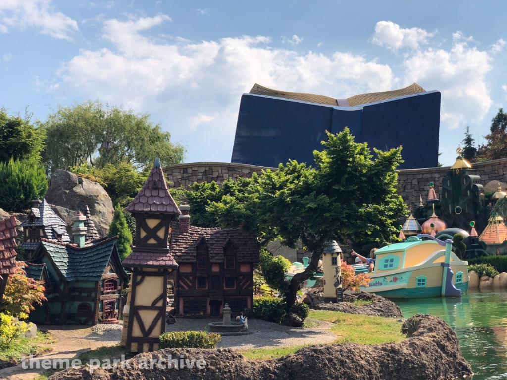 Le Pays des Contes de Fees at Disney Village