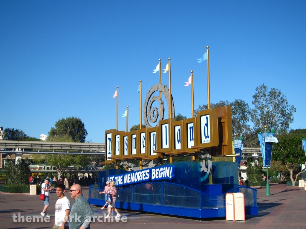 Esplanade at Disney California Adventure