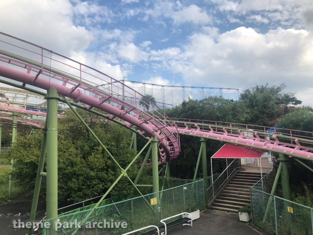 Loop Coaster MOMOnGA at Yomiuri Land