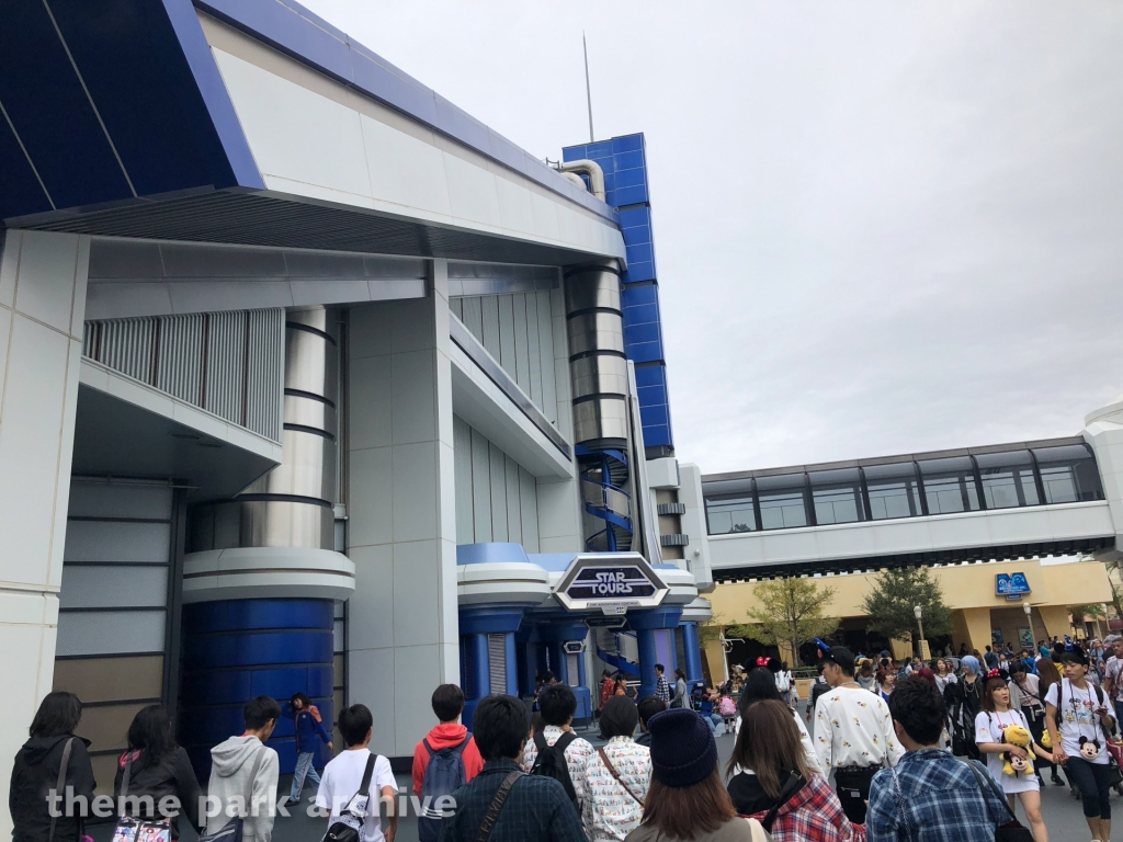 Star Tours The Adventures Continue at Tokyo Disneyland