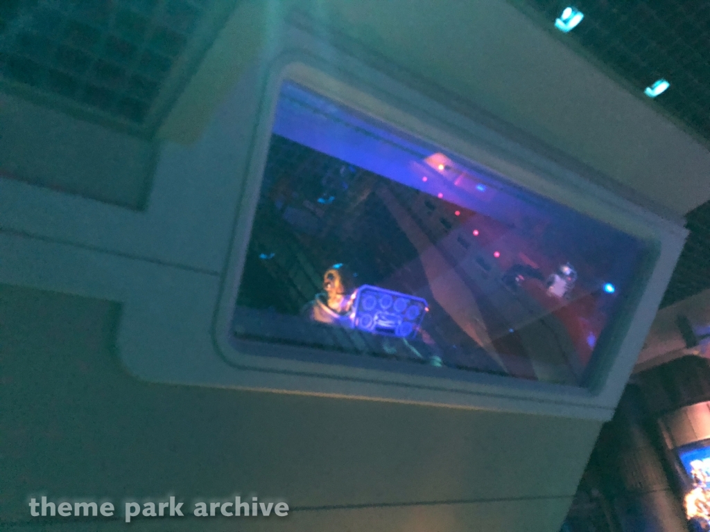 Star Tours The Adventures Continue at Tokyo Disneyland