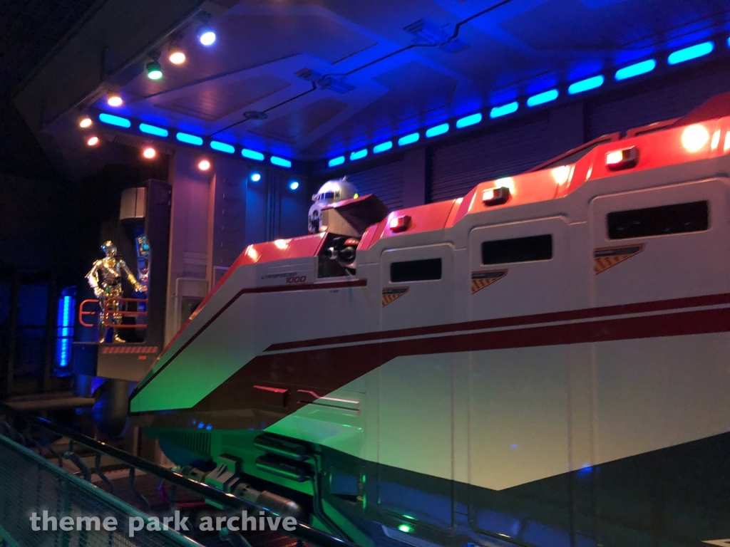 Star Tours The Adventures Continue at Tokyo Disneyland