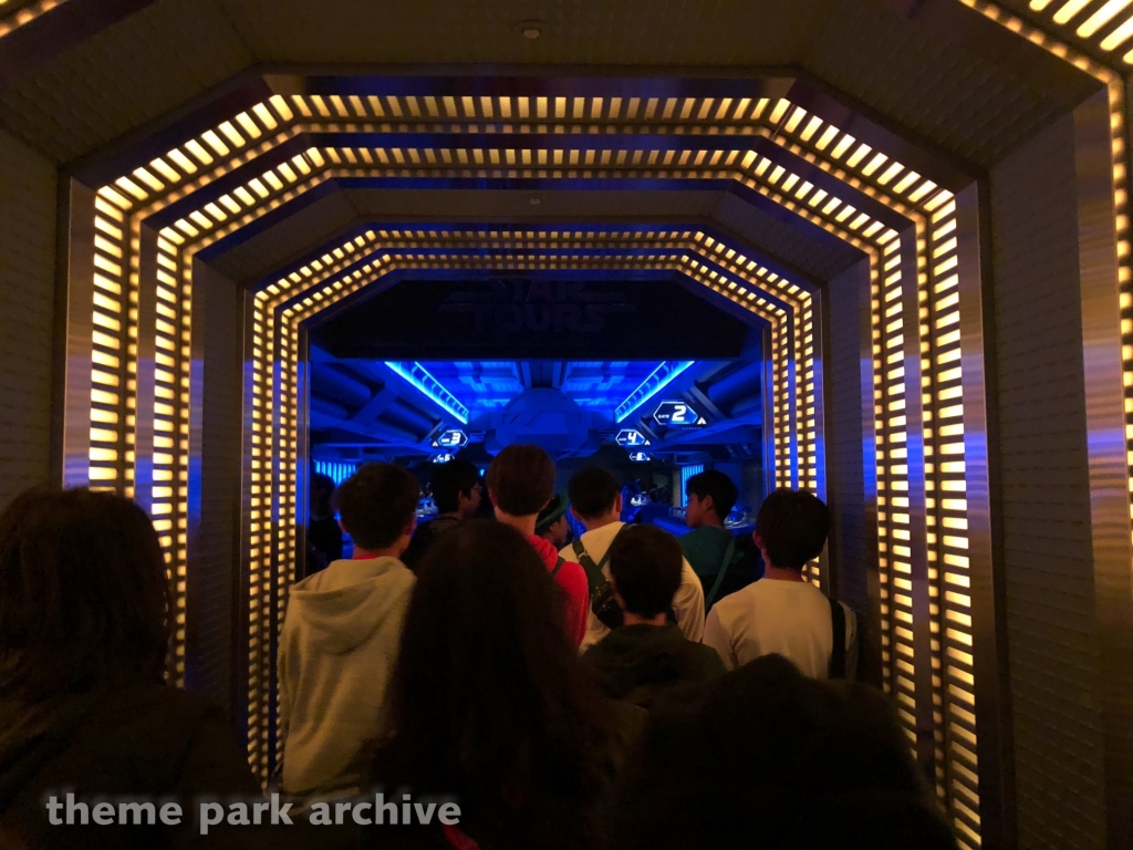 Star Tours The Adventures Continue at Tokyo Disneyland