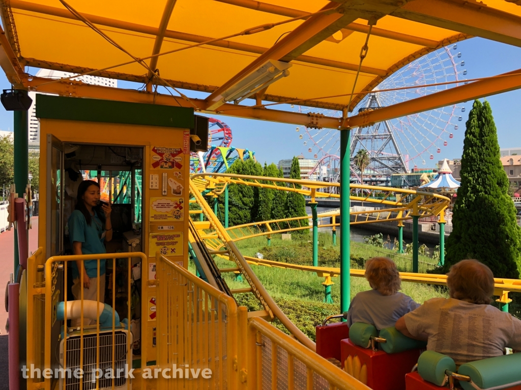 Family Banana Coaster at Yokohama Cosmo World