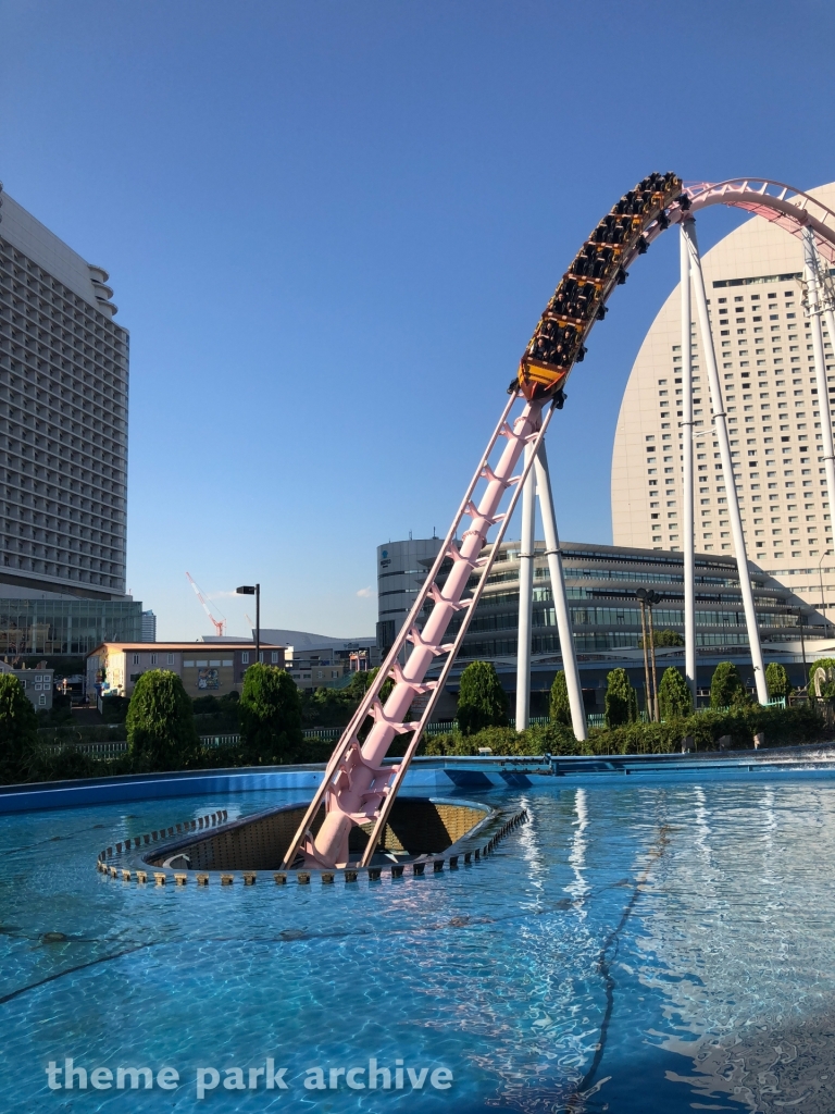 Diving Coaster VANISH at Yokohama Cosmo World Theme Park Archive