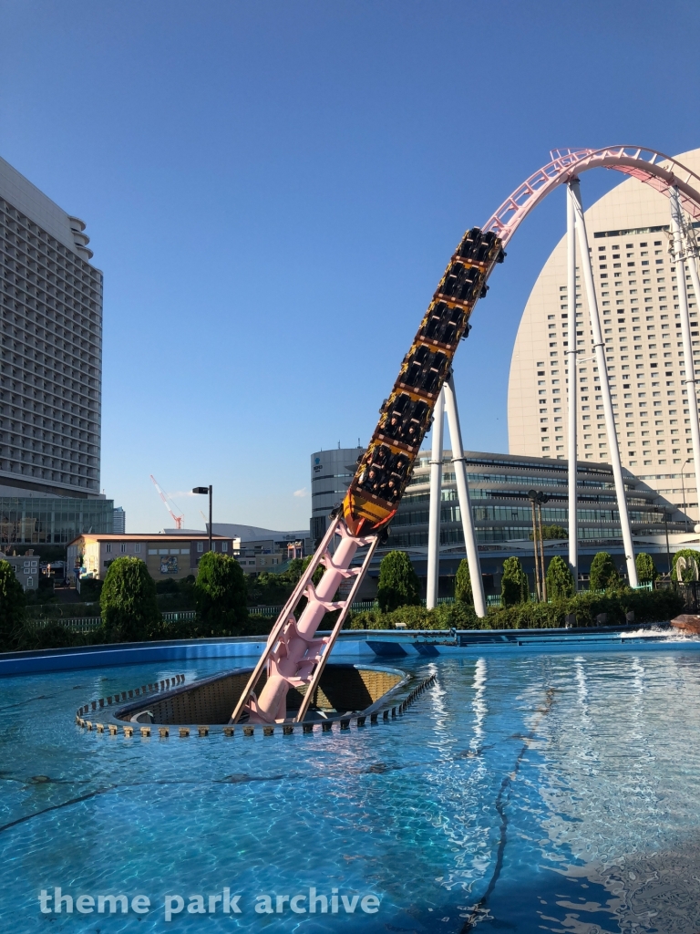 Diving Coaster VANISH at Yokohama Cosmo World