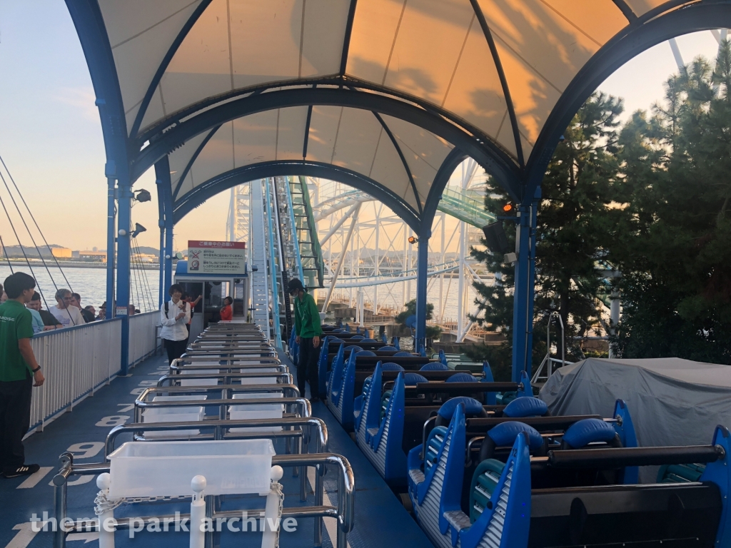 Surf Coaster LEVIATHAN at Yokohama Hakkeijima Sea Paradise