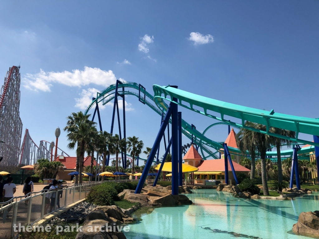 Acrobat at Nagashima Resort