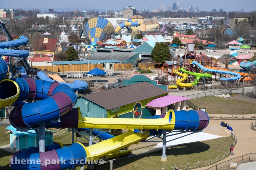 Hurricane Bay Beach Club at Kentucky Kingdom