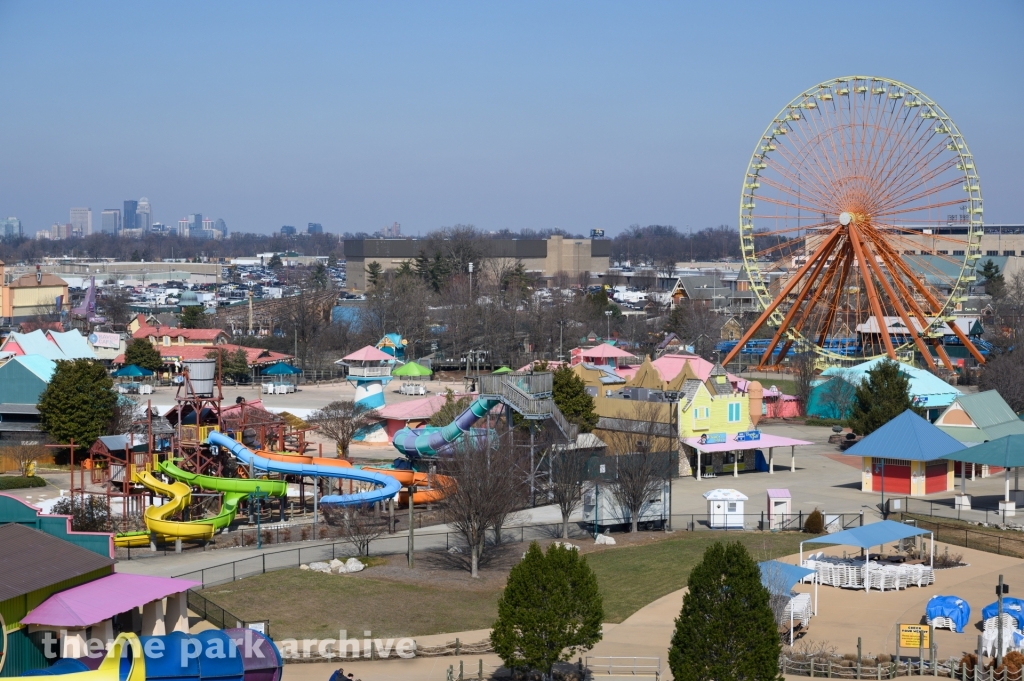 Hurricane Bay Beach Club at Kentucky Kingdom