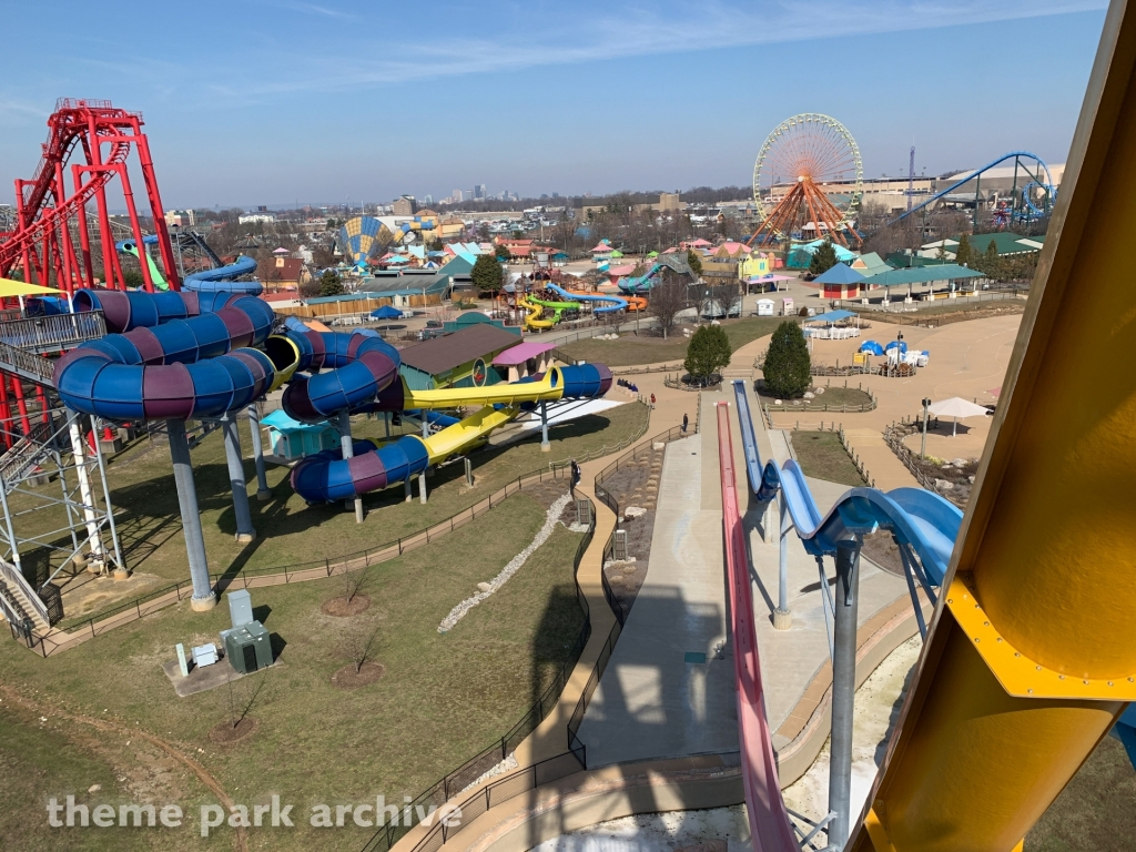 Hurricane Bay Beach Club at Kentucky Kingdom