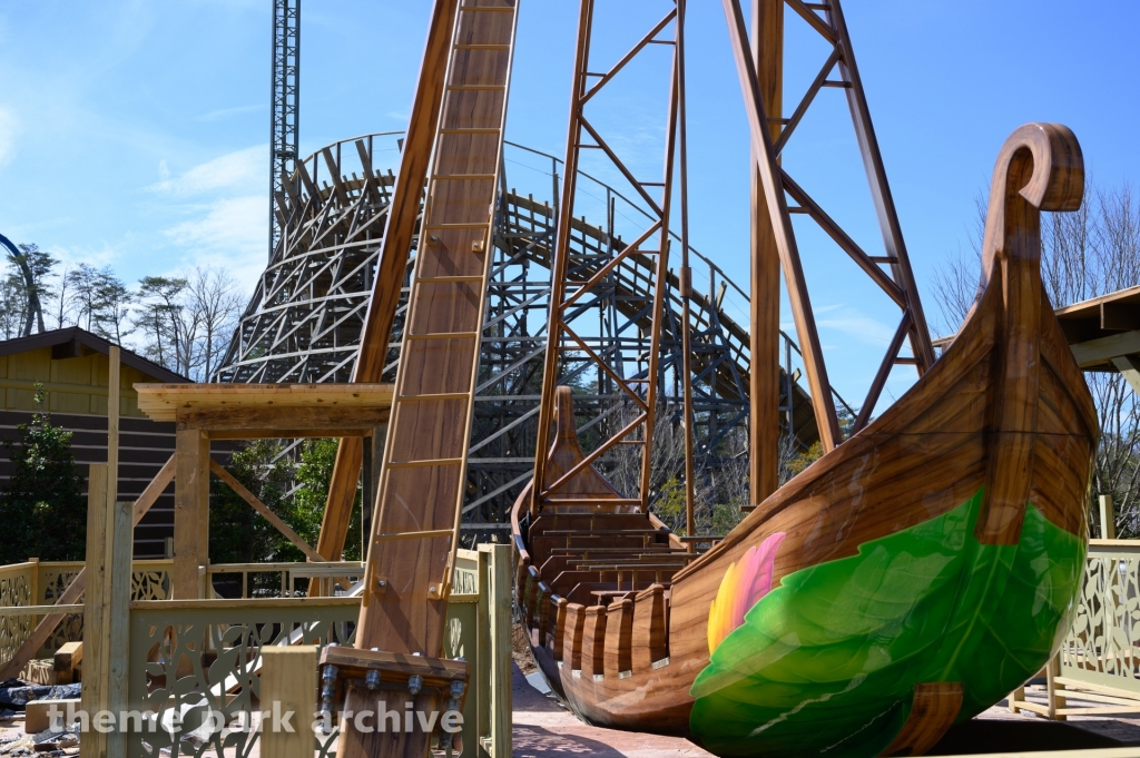 Great Tree Swing at Dollywood