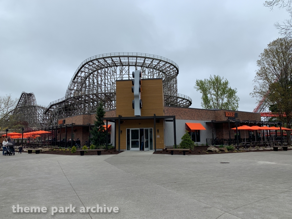 BackBeatQue at Cedar Point