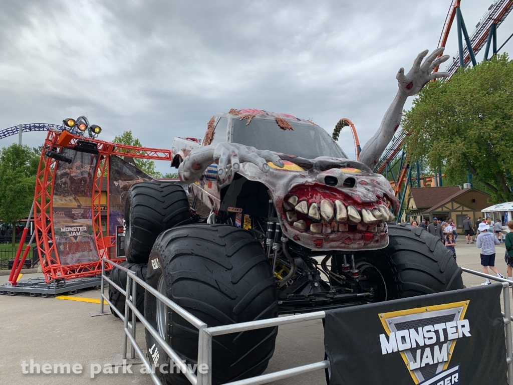 Monster Jam Thunder Alley Debuts at Cedar Fair Parks – Coaster Nation