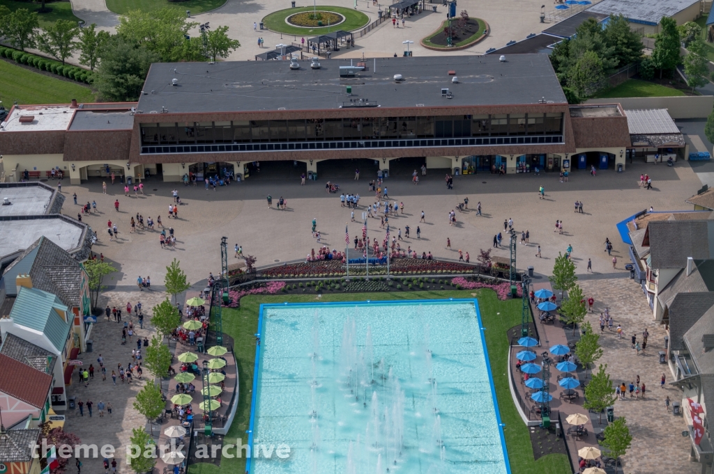 International Street at Kings Island