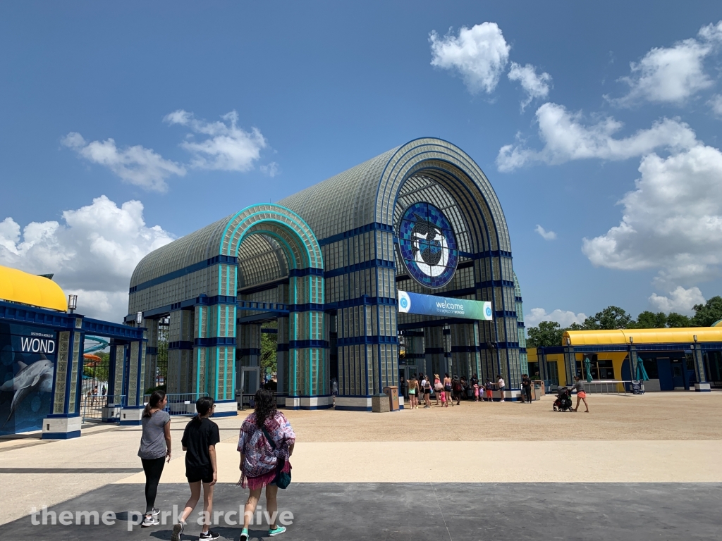 Entrance at SeaWorld San Antonio