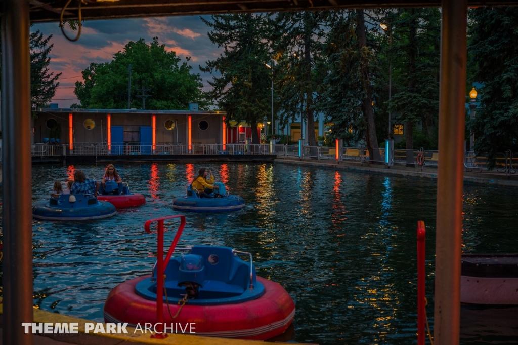 Skoota Boats at Lakeside Amusement Park