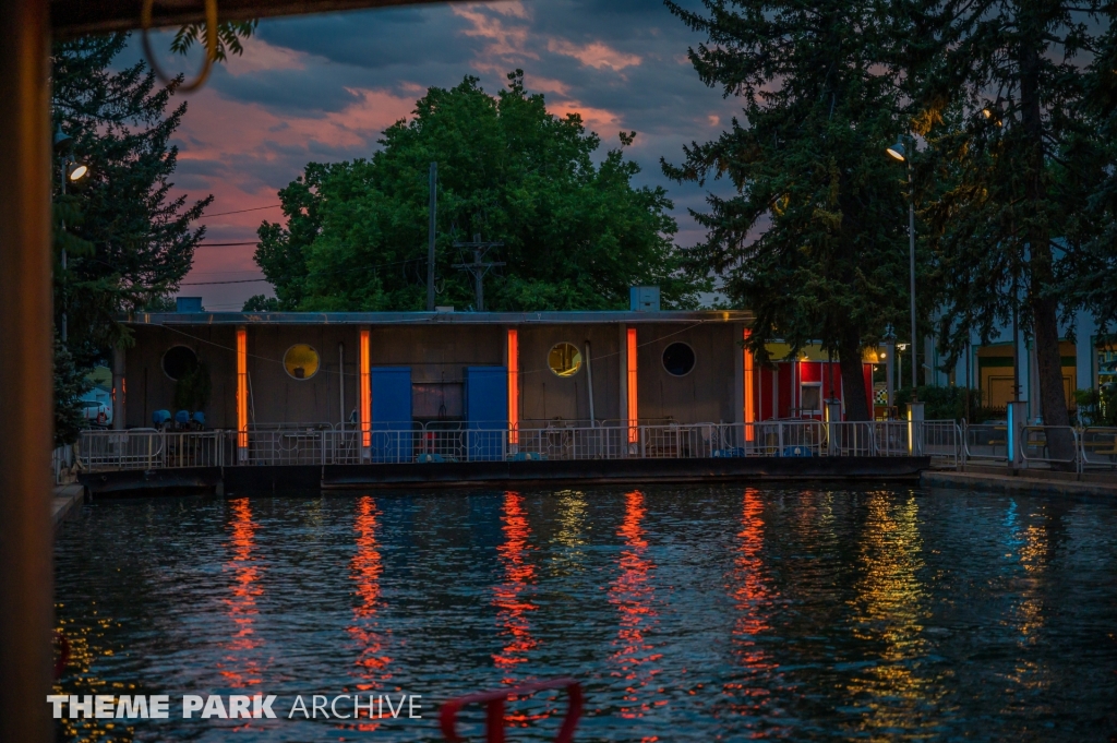 Skoota Boats at Lakeside Amusement Park