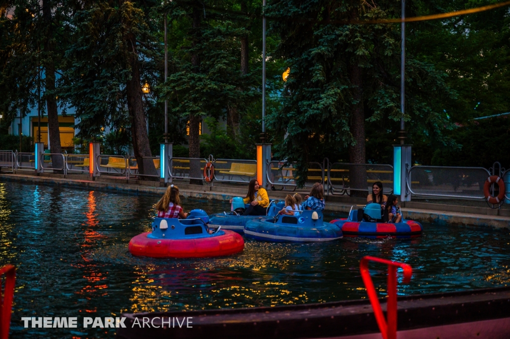 Skoota Boats at Lakeside Amusement Park