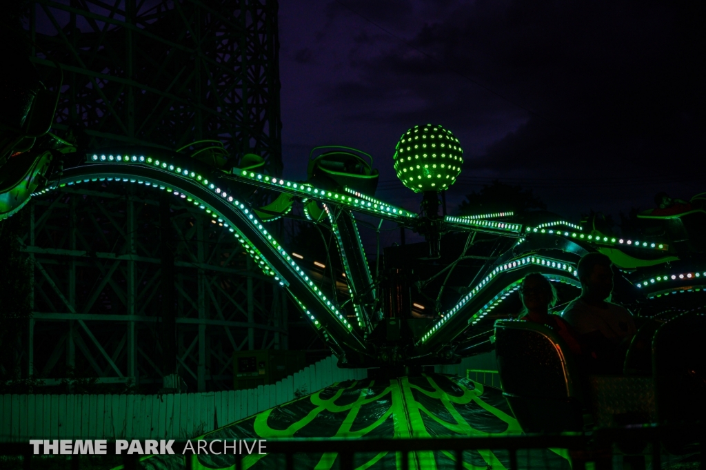 The Spider at Lakeside Amusement Park