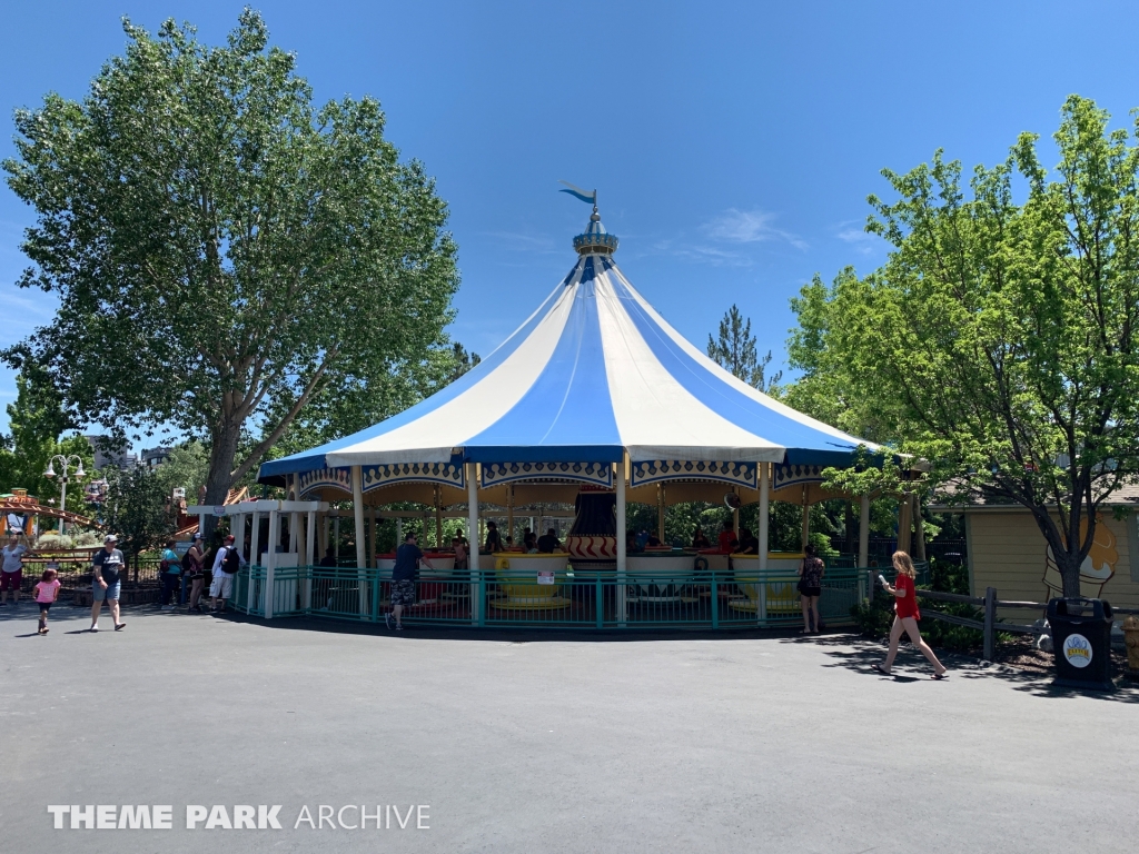 Tea Cups at Elitch Gardens