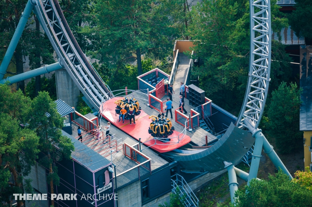 Half Pipe at Sarkanniemi | Theme Park Archive