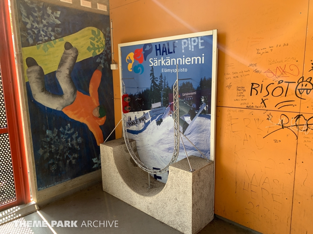 Half Pipe at Sarkanniemi | Theme Park Archive