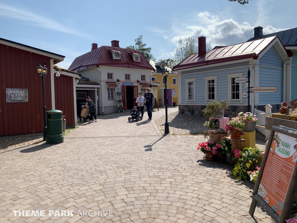 Doghill Fairy Tale Farm at Sarkanniemi