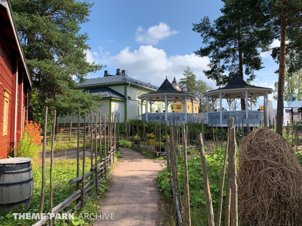 Doghill Fairy Tale Farm at Sarkanniemi