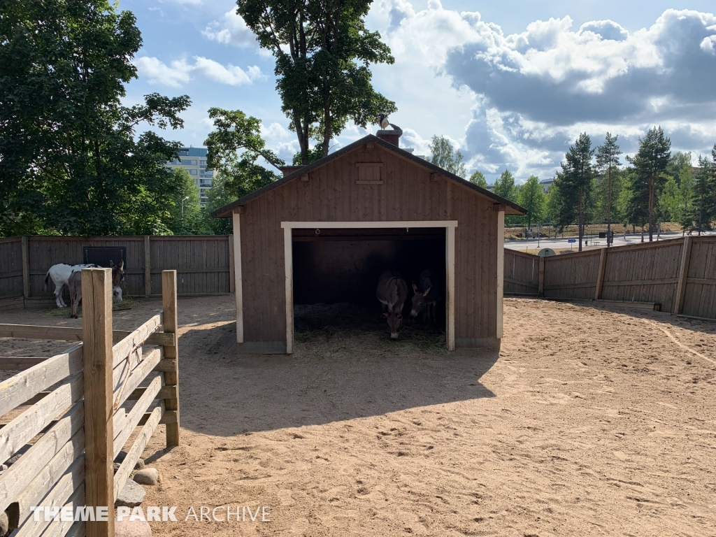 Doghill Fairy Tale Farm at Sarkanniemi