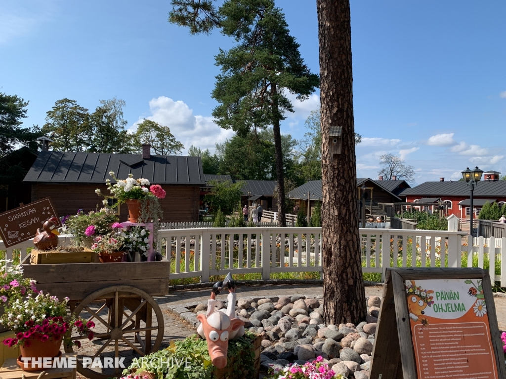 Doghill Fairy Tale Farm at Sarkanniemi