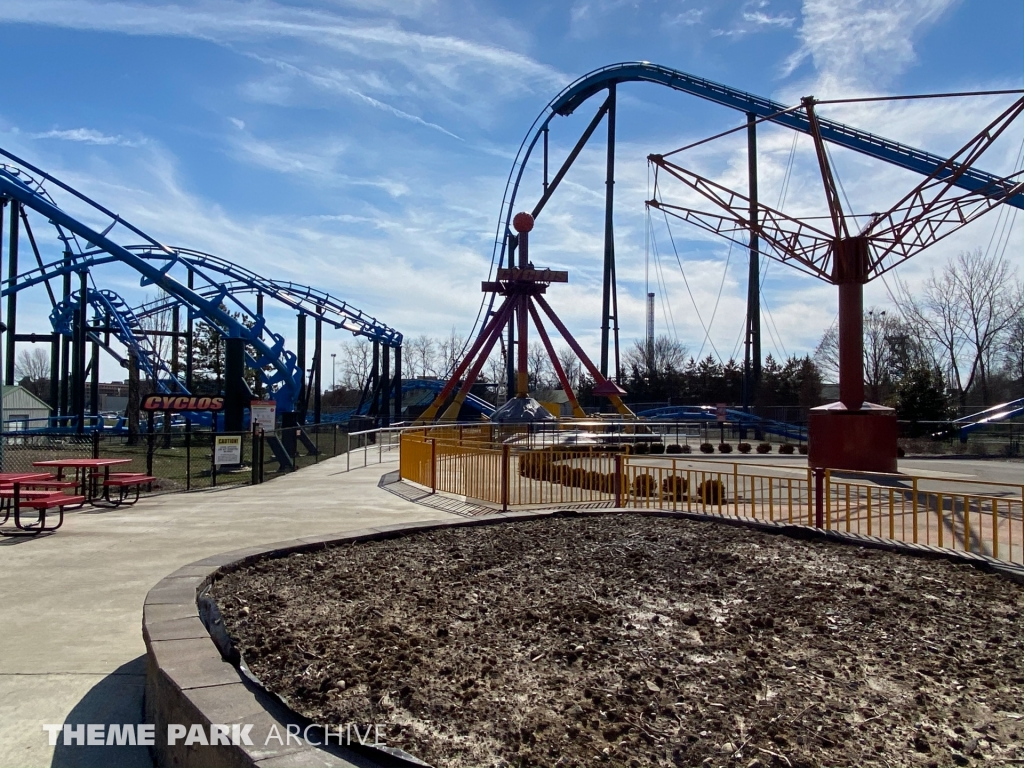 Professor John's Flying Machine at Kentucky Kingdom